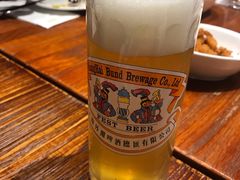 黄啤和白啤-1886德国汽车餐厅(外滩十六铺码头店)