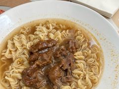 沙嗲牛腩面-翠华餐厅(香港国际机场店)