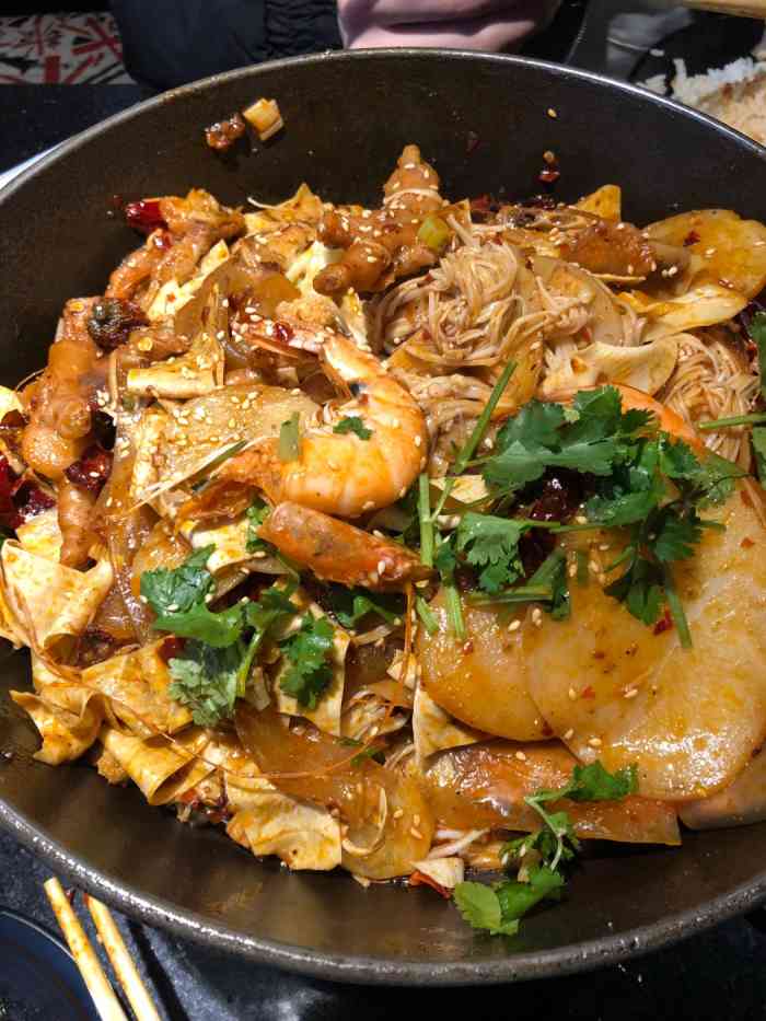 2018年10月13日 打分 去吃[咪咕麻辣香锅]李家村万达店是朋友请客吃的