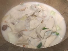 -滇香肴·云南菜蒸汽石锅鱼(云南北路店)