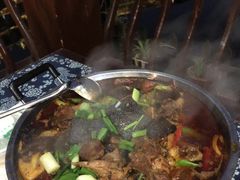 -临江餐馆二楼美食部落