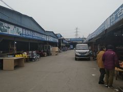 -亮佳鸿华二手市场