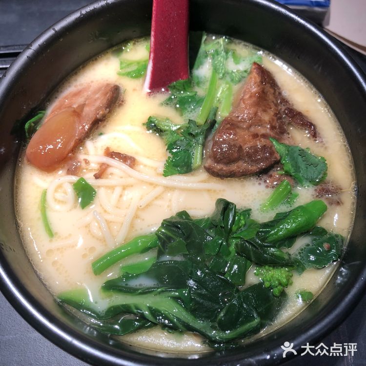 全身都暖和了。不想吃肉的时候，打开过杂菌面和笋衣面
