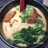 全身都暖和了。不想吃肉的时候，打开过杂菌面和笋衣面