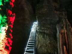 天梯-泰安地下龙宫景区