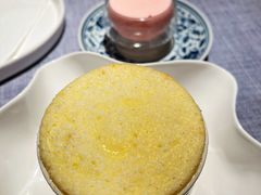 舒芙蕾佐草莓冰淇淋-弦月窗LUNETTE BY AMANDA(复兴路店)