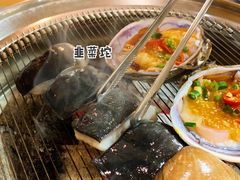 -围炉肉舍•炭烤活鳗•丹东海鲜烤肉(步行街店)
