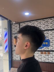 点击看大图 -大人物·男士理发馆