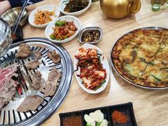 -牛信亭韩国料理·炭火烤肉(紫藤路店)