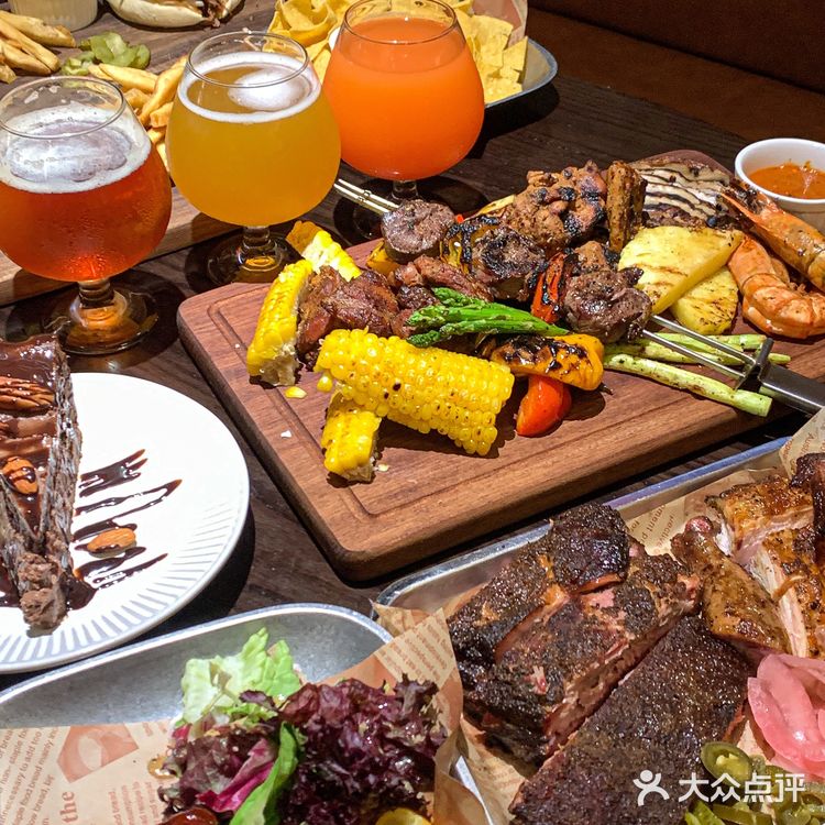 在郑州！坐1h火车来！就为边看乐队边吃碳烤