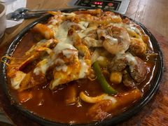 奶酪海鲜炒米条-包装马车·韩国料理·포장마차