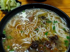 -花溪巷牛肉粉(泉城路店)
