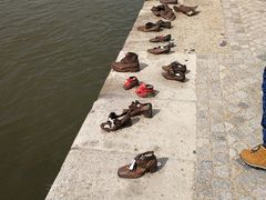 -多瑙河畔鞋履雕塑