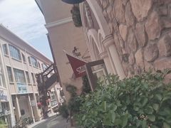 -鲁邦国际风情街(麦世达韩国精品百货店)