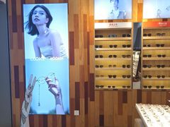 -LOOK眼镜·蔡司依视路配镜(宝山万达店)