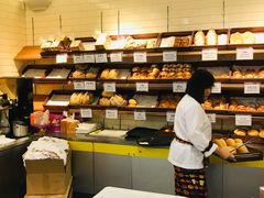 面包甜点陈列柜-老佛爷饼店