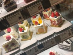 -巴黎贝甜(华堂新辰汇店)