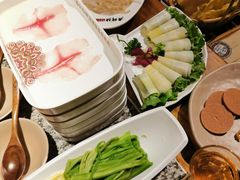 -老牌坊云南鱼豆花火锅(哈西万达店)