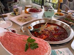 -茅草房·河畔园林火锅