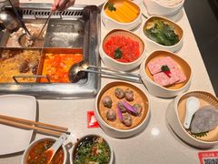 -海底捞火锅鲜切牛肉主题店(长寿路店)