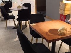 -POKEE VIA&Brunch·维娅(重庆来福士店)