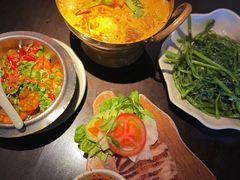 -大头虾越式风味餐厅(光明广场店)