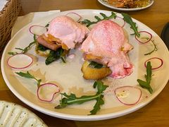 粉粉的班尼迪克蛋-CHILLAX轻乐时(侨建·Hi City店)