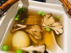 瑶池鸽蛋炖舞茸菌-北京王府井希尔顿酒店·秦唐中餐厅Chynna