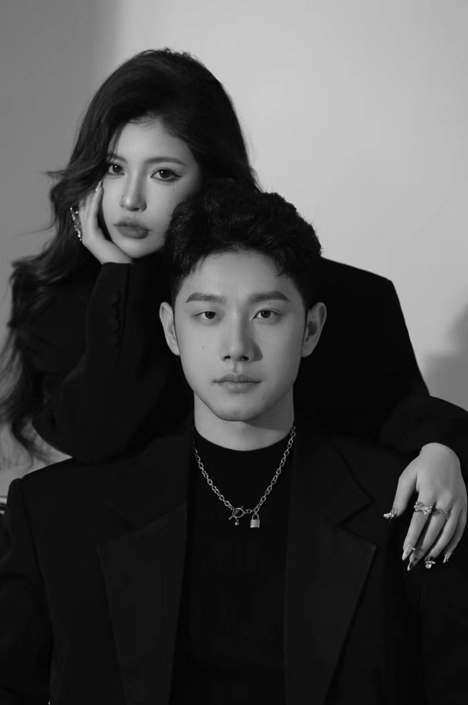 酷帅黑西装情侣写真
高级感满满#时尚
