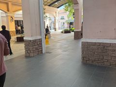 -斯普瑞斯奥特莱斯