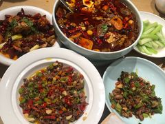 -渝信川菜 · 川味家常菜(财富购物中心店)