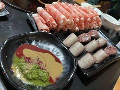 -果松木炭酸菜铜火锅·外婆参鸡汤