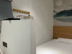 -五号文艺酒店(拙政园苏博地铁站店)