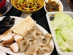 菌菇拼盘-湘肠香火锅店(团结湖店)