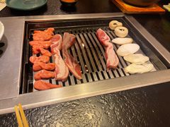 -臻牛烤肉
