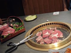-铭牛烧肉·和牛海鲜自助(高新月牙湖店)