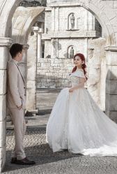 -现代经典婚纱摄影