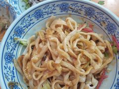 老北京炸酱面-门框胡同百年卤煮(鸟巢店)