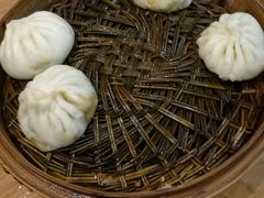 传统猪肉灌汤包-草包包子铺(宽厚里店)