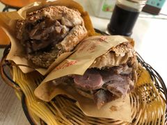 -洪峰浩老北京烧饼夹肉(角门路店)