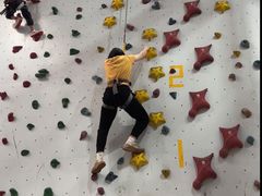 -山之巅攀岩馆(太古城店)