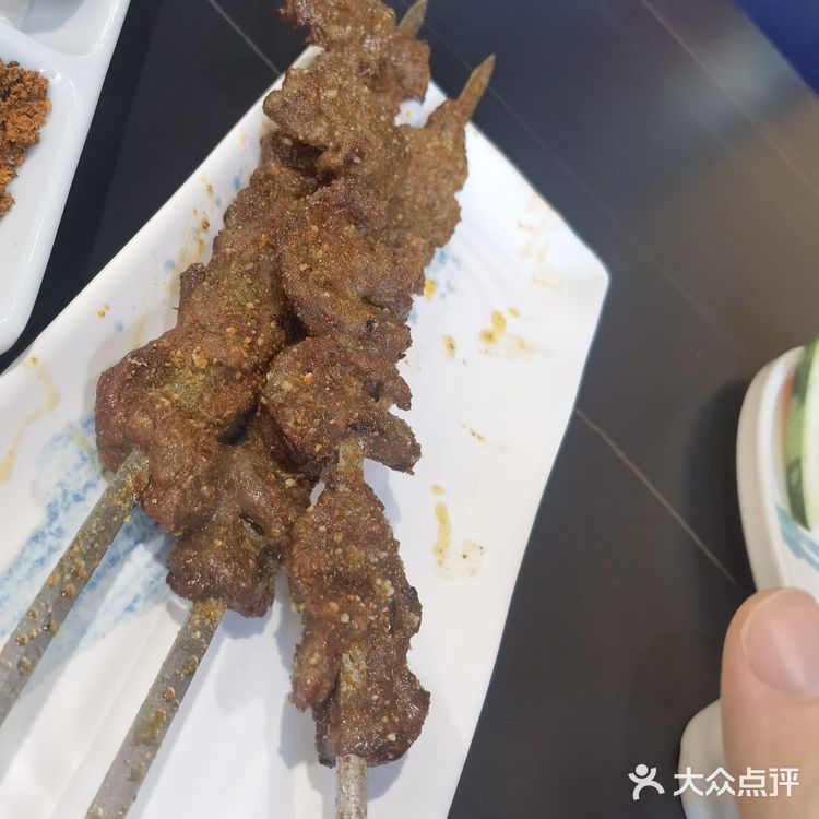 羊肉串 不定期回来阿拉城的这家店来吃烧烤小龙虾