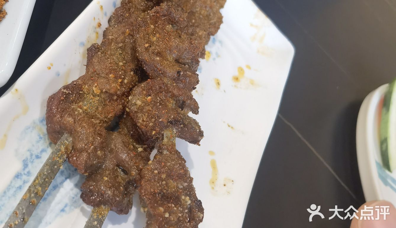 羊肉串 不定期回来阿拉城的这家店来吃烧烤小龙虾
