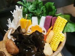 时蔬凑凑-湊湊火锅·茶憩(杭州湖滨银泰in77店)