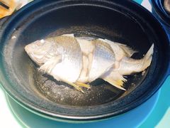 油盐焗还立鱼-百味馆·粤菜·湛江菜(后海花园店)