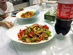 -三江源美食城