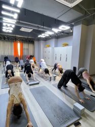 -静待花开瑜伽尊巴会馆