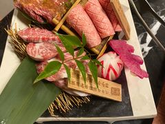 -山川小町·极番烧肉(新地假日广场店)