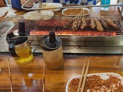 -哈尔滨小酒馆·鲜肉现穿自助烧烤(康新花园店)