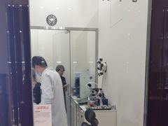 -亨吉利世界名表中心(群光店)